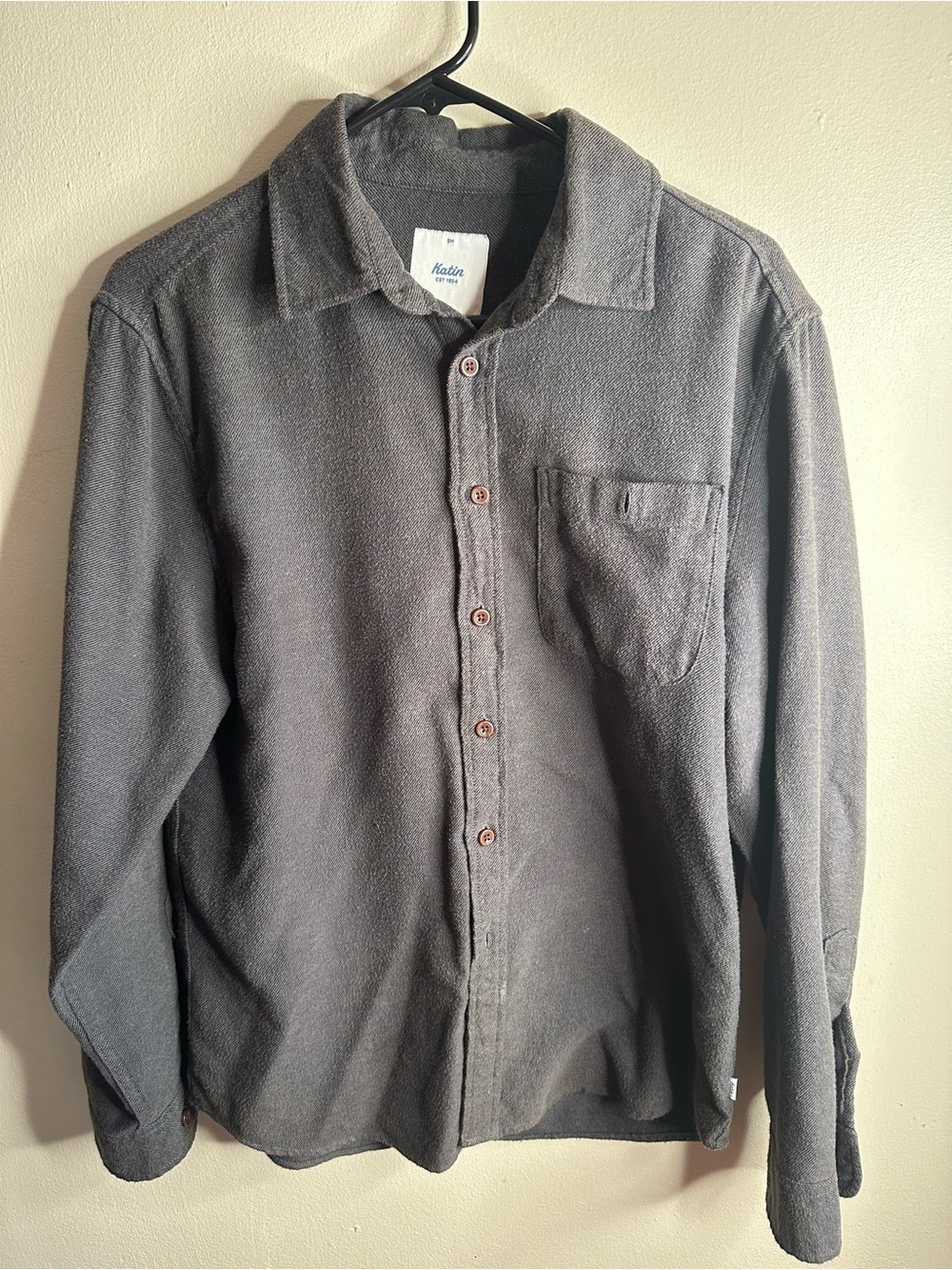 Katin Men's Casual Long-Sleeve Button-Down Shirt in Charcoal